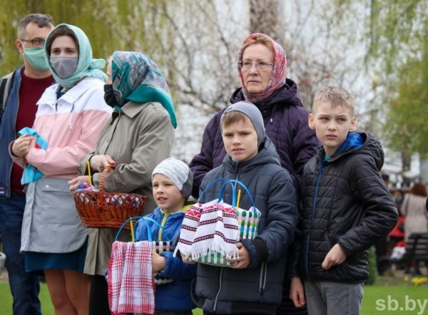 Брест готовится к Пасхе. Фоторепортаж