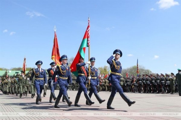9 мая в Бресте. Фоторепортаж
             
                9 мая в Бресте. Фоторепортаж