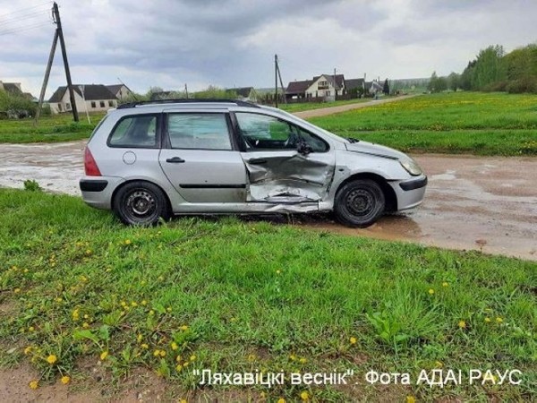 В ДТП в Ляховичах серьезно пострадали два автомобиля. Кто вигноват? В ДТП в Ляховичах серьезно пострадали два автомобиля. Кто вигноват?