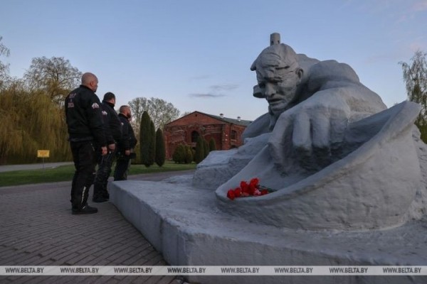 Словацкие байкеры побывали в Брестской крепости