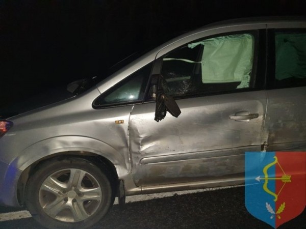 В Пинском районе грузовик выехал на «встречку», повредил две легковушки и ушел в кювет В Пинском районе грузовик выехал на «встречку», повредил две легковушки и ушел в кювет