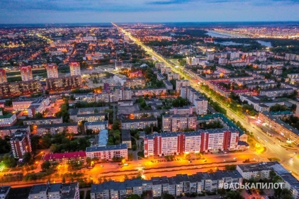 Посмотрите, как выглядит вечером весенний Брест
             
                Посмотрите, как выглядит вечером весенний Брест