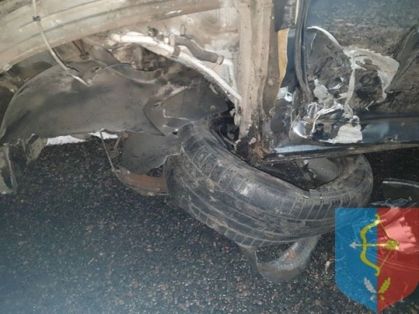 В Пинском районе грузовик выехал на «встречку», повредил две легковушки и ушел в кювет В Пинском районе грузовик выехал на «встречку», повредил две легковушки и ушел в кювет