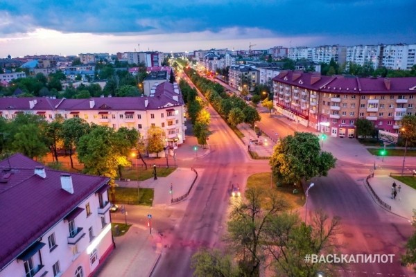 Посмотрите, как выглядит вечером весенний Брест
             
                Посмотрите, как выглядит вечером весенний Брест