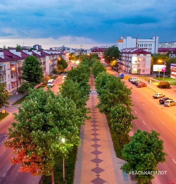 Посмотрите, как выглядит вечером весенний Брест
             
                Посмотрите, как выглядит вечером весенний Брест