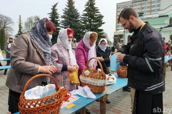 Брест готовится к Пасхе. Фоторепортаж