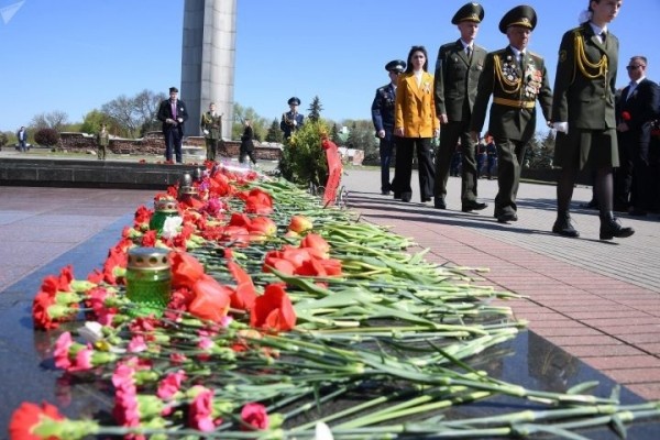 С торжественным маршем и салютом: как Брест отметил День Победы