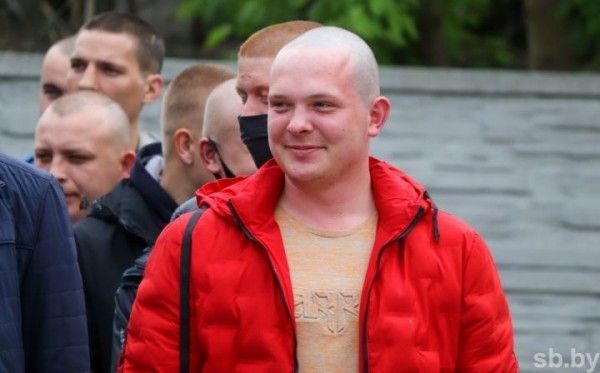 140 призывников из Брестчины отправились к месту своей срочной службы