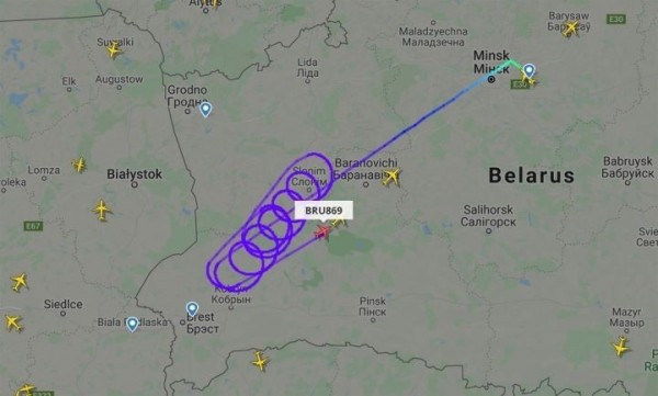Самолет «Белавиа» не долетел до Барселоны и кружил над Беларусью. Что происходит? Комментарий «Белавиа»