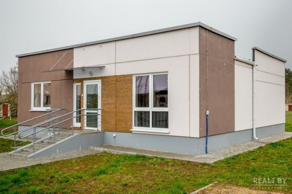 Строили для многодетных, но потом решили продать. Экспериментальные панельные коттеджи в Жабинке выставили на аукцион за $ 64 тысячи со старта Строили для многодетных, но потом решили продать. Экспериментальные панельные коттеджи в Жабинке выставили на аукцион за $ 64 тысячи со старта