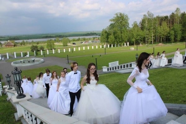 Брестская область. Во Дворце Пусловских прошел бал одаренной молодежи