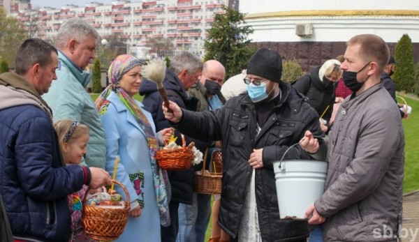 Брест готовится к Пасхе. Фоторепортаж