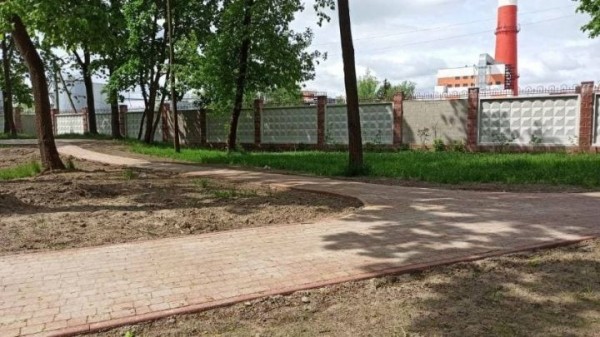 В Городском саду Бреста появилась еще одна дорожка