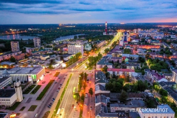 Посмотрите, как выглядит вечером весенний Брест
             
                Посмотрите, как выглядит вечером весенний Брест