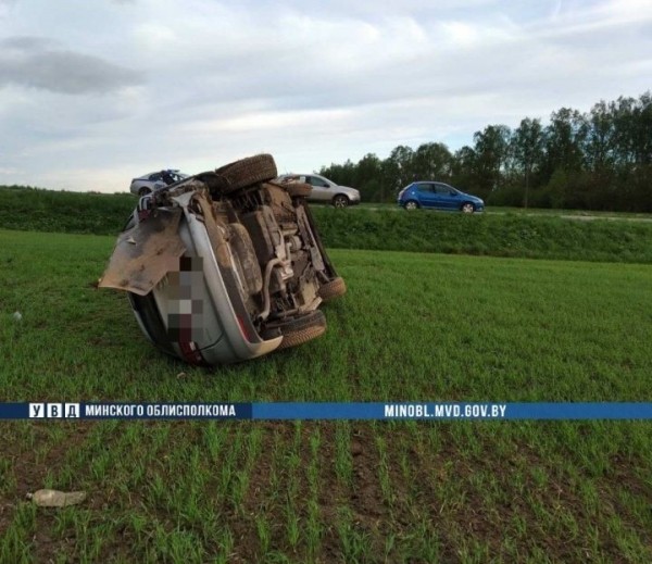 Пьяный брестчанин перевернулся на машине Пьяный брестчанин перевернулся на машине