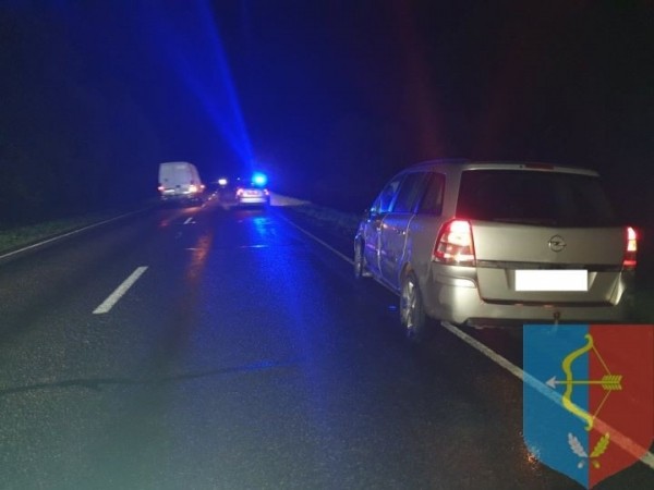 В Пинском районе грузовик выехал на «встречку», повредил две легковушки и ушел в кювет В Пинском районе грузовик выехал на «встречку», повредил две легковушки и ушел в кювет