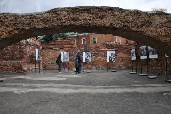 С торжественным маршем и салютом: как Брест отметил День Победы