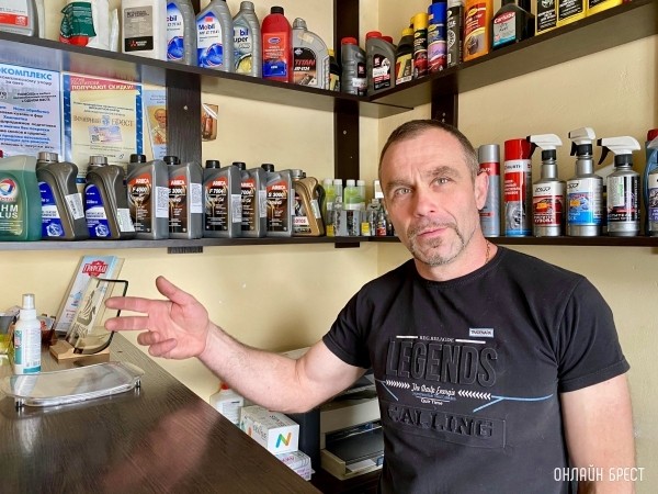 О причинах образования коррозии на рамке лобового стекла автомобиля рассказал директор сервиса по замене автостекол «Протон» в Бресте