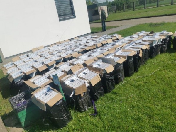 Из Беларуси в Литву по рекам сплавляли сигареты Из Беларуси в Литву по рекам сплавляли сигареты