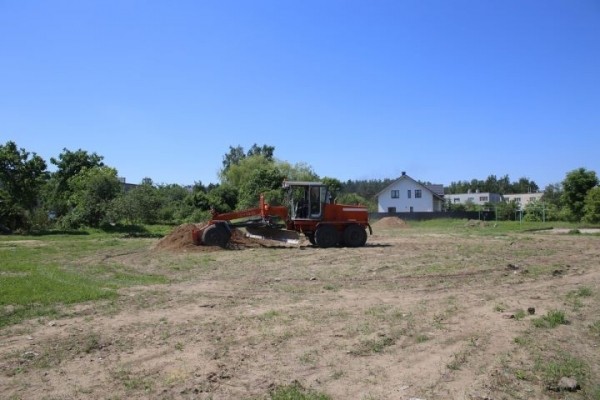 «Приезжаю, чтобы помолиться за этих ребят». Что происходит на месте крушения самолета спустя месяц после трагедии в Барановичах «Приезжаю, чтобы помолиться за этих ребят». Что происходит на месте крушения самолета спустя месяц после трагедии в Барановичах