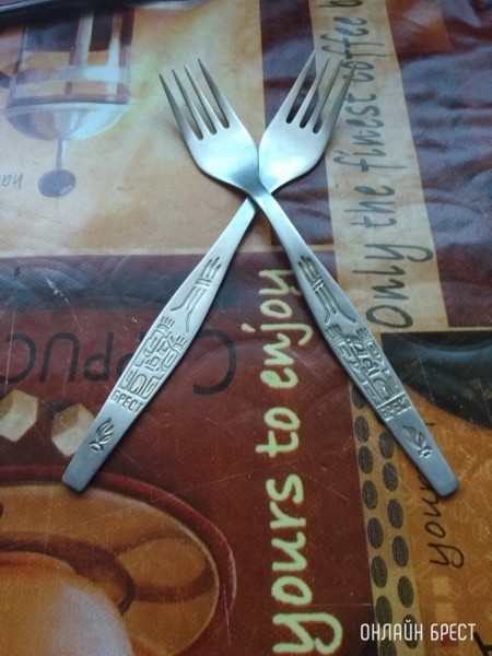 У кого есть такая вилка?
             
                У кого есть такая вилка?