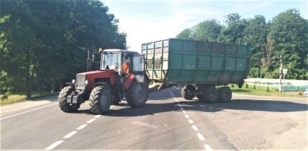 Слепящее солнце и банальная невнимательность стали причиной аварии в Брестской области Слепящее солнце и банальная невнимательность стали причиной аварии в Брестской области