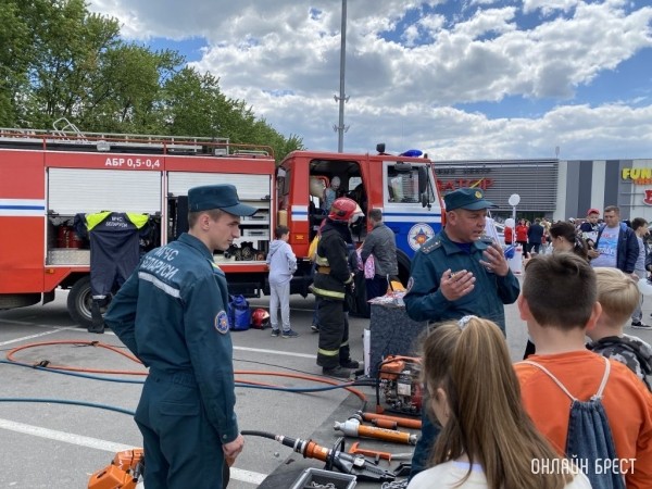 
                В Бресте на площадке ТРЦ «Экватор» проходит «Детский праздник безопасности»
            