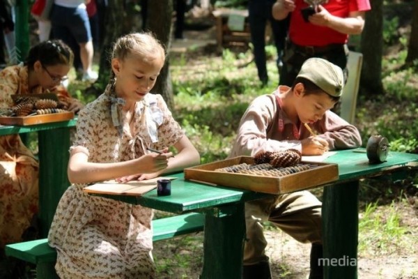 В Брестской области реконструировали партизанскую стоянку