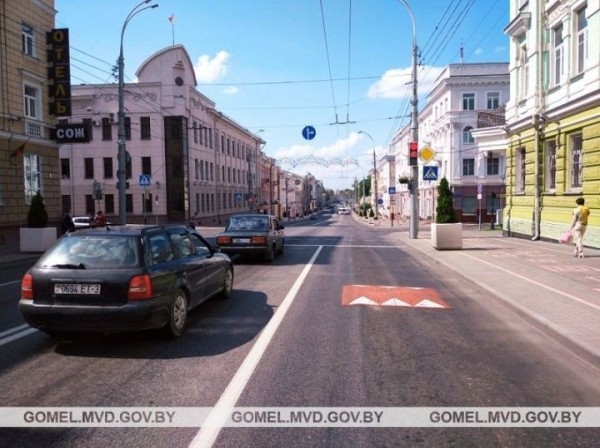 На смену «лежачим полицейским». В Гомеле начали устанавливать «подушки скорости»