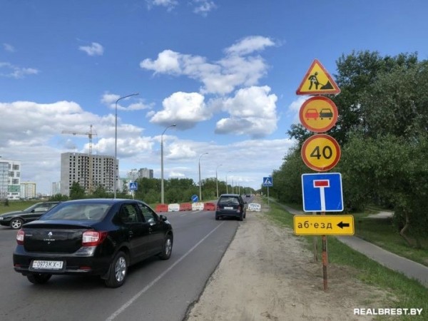 В Бресте на пересечении улиц Бориса Маслова и Ковельское шоссе запрещено движение В Бресте на пересечении улиц Бориса Маслова и Ковельское шоссе запрещено движение