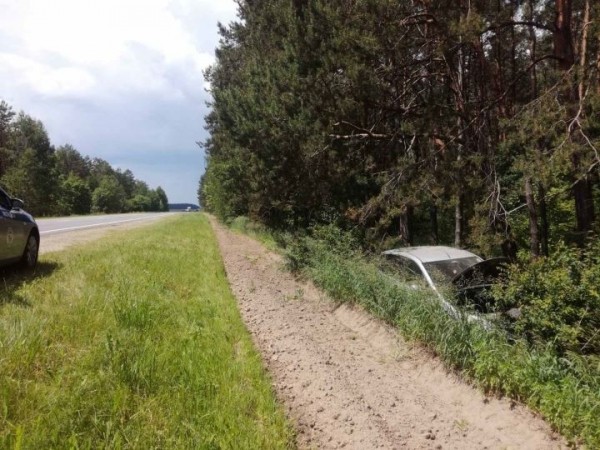 Житель Бреста на «Фокусе» вылетел в кювет. В салоне автомобиля находился 10-летний ребенок Житель Бреста на «Фокусе» вылетел в кювет. В салоне автомобиля находился 10-летний ребенок
