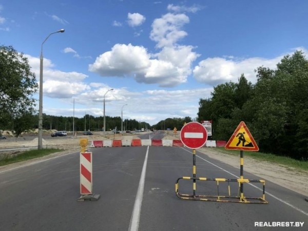 В Бресте на пересечении улиц Бориса Маслова и Ковельское шоссе запрещено движение В Бресте на пересечении улиц Бориса Маслова и Ковельское шоссе запрещено движение