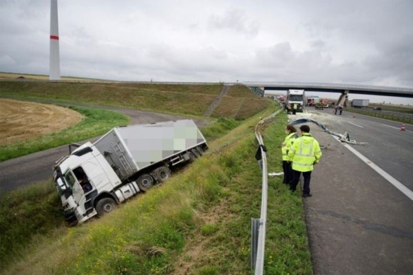 В Германии в фуру белоруса въехал «летучий голландец»