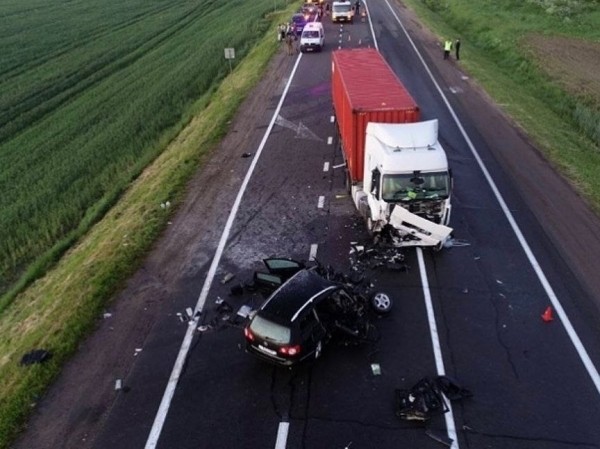 Следственный комитет показал фото самых страшных ДТП в этом году Следственный комитет показал фото самых страшных ДТП в этом году