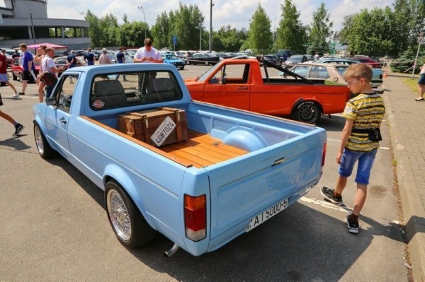 «Таких выпущено только 100 штук». Побывали на Volkswagen Day и нашли очень интересные машины