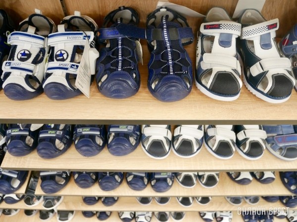 Гуляем – лето в самом разгаре! В магазине «Bazar» действуют скидки на обувь и футболки