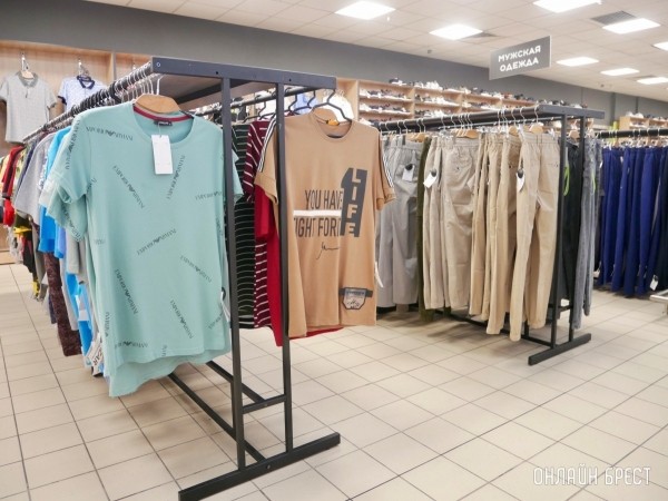 Гуляем – лето в самом разгаре! В магазине «Bazar» действуют скидки на обувь и футболки