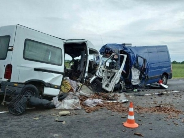 Следственный комитет показал фото самых страшных ДТП в этом году Следственный комитет показал фото самых страшных ДТП в этом году