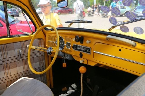 «Таких выпущено только 100 штук». Побывали на Volkswagen Day и нашли очень интересные машины