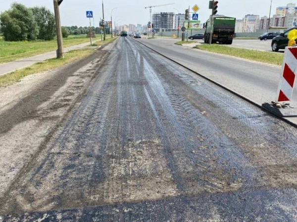 В Бресте впервые при асфальтировании используют технологию «Сларри-Сил» В Бресте впервые при асфальтировании используют технологию «Сларри-Сил»