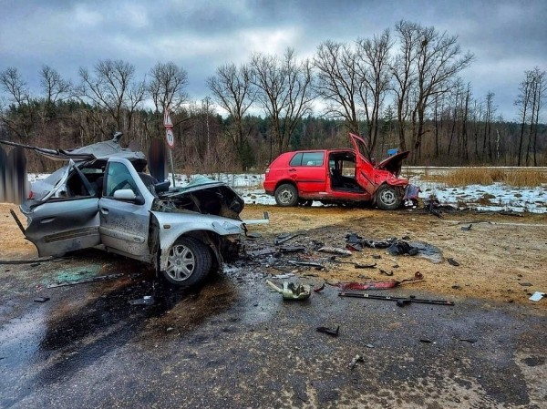 Следственный комитет показал фото самых страшных ДТП в этом году Следственный комитет показал фото самых страшных ДТП в этом году