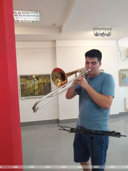 Молодые брестские художники презентовали выставку ко Дню города