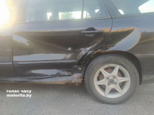 В Малорите французский автомобиль врезался в бок «Фиату», который от удара развернуло В Малорите французский автомобиль врезался в бок «Фиату», который от удара развернуло