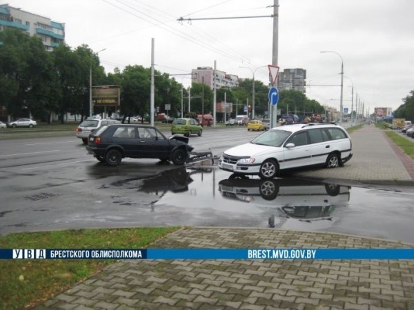 В Бресте произошло ДТП в результате неудачного поворота