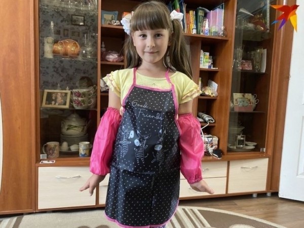 В Минске потратили 910 рублей на ребенка, в деревне – 730 на двоих: сравнили образы двух первоклассниц и хлопоты родителей перед 1 сентября В Минске потратили 910 рублей на ребенка, в деревне – 730 на двоих: сравнили образы двух первоклассниц и хлопоты родителей перед 1 сентября