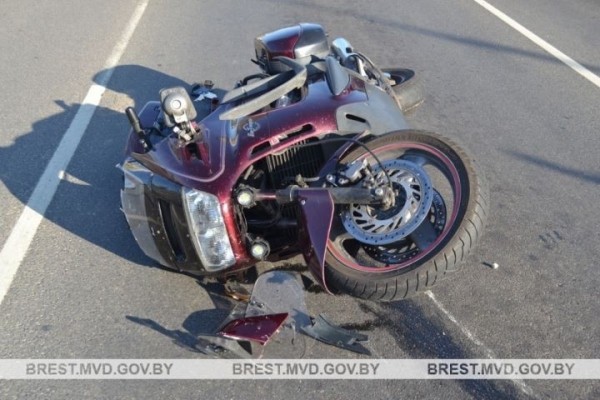 ГАИ рассказала подробности вчерашнего ДТП в Бресте, в котором мотоциклист столкнулся с автомобилем ГАИ рассказала подробности вчерашнего ДТП в Бресте, в котором мотоциклист столкнулся с автомобилем