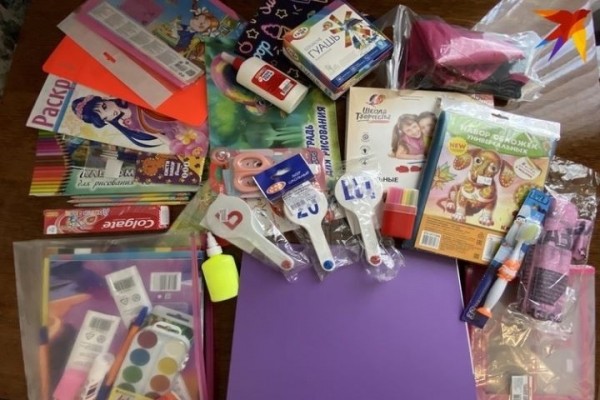 В Минске потратили 910 рублей на ребенка, в деревне – 730 на двоих: сравнили образы двух первоклассниц и хлопоты родителей перед 1 сентября В Минске потратили 910 рублей на ребенка, в деревне – 730 на двоих: сравнили образы двух первоклассниц и хлопоты родителей перед 1 сентября