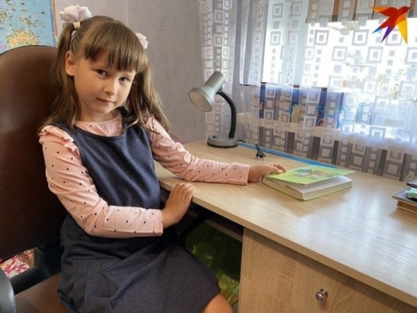 В Минске потратили 910 рублей на ребенка, в деревне – 730 на двоих: сравнили образы двух первоклассниц и хлопоты родителей перед 1 сентября В Минске потратили 910 рублей на ребенка, в деревне – 730 на двоих: сравнили образы двух первоклассниц и хлопоты родителей перед 1 сентября