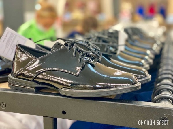 Школьная форма, обувь и аксессуары – в большом брестском магазине «Bazar» есть все! Фотообзор ассортимента и цены Школьная форма, обувь и аксессуары – в большом брестском магазине «Bazar» есть все! Фотообзор ассортимента и цены