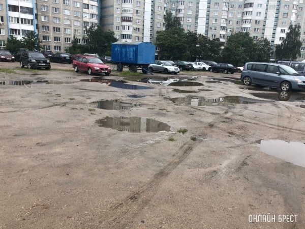 
                Стоянка на Луцкой в Бресте
            